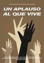 Un aplauso al que vive 